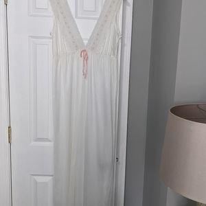 DreamAway long white nightgown Small VTG